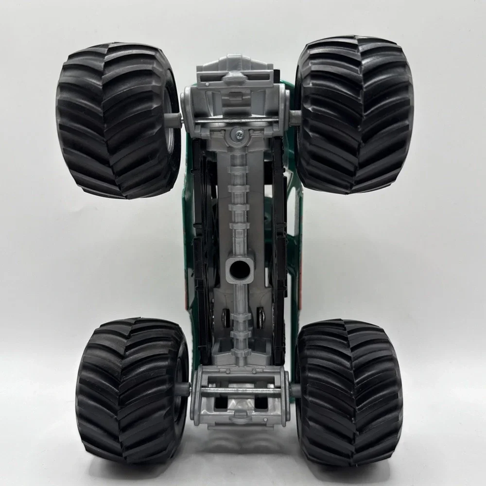2016 Hot Wheels Monster Jam Trucks Green Thrasher True Metal 8